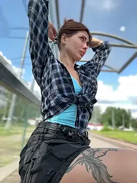 petrouchkaaa_ – webcam model profile photo Image 3