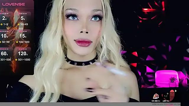 RoxyBuch – webcam model profile photo Image 5