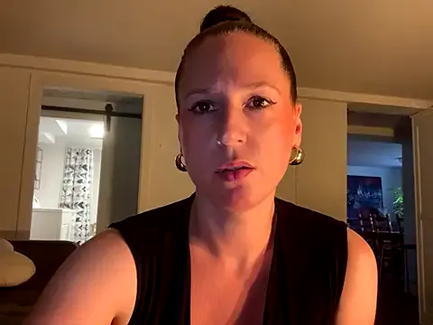 YasmienAtos – webcam model profile photo Image 6