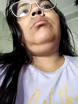 MelinaLuviani – webcam model profile photo Image 17