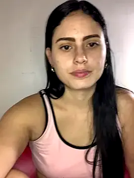 LeyahSummer – webcam model profile photo Image 13