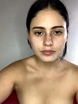 LeyahSummer – webcam model profile photo Image 15