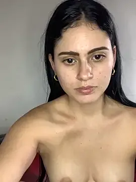 LeyahSummer – webcam model profile photo Image 7