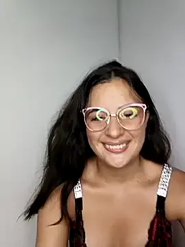 Caroline – webcam model profile photo Image 6