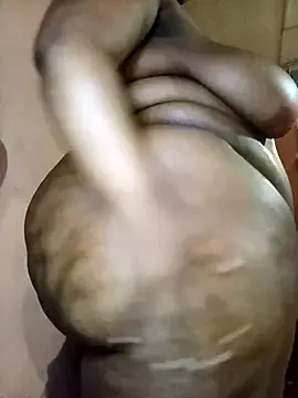 IsabelaGuerra – webcam model profile photo Image 12