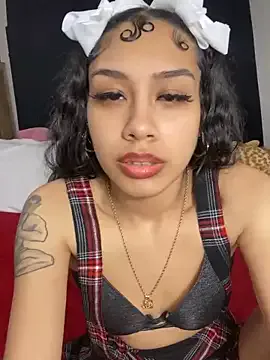 AdrennaLynee – webcam model profile photo Image 5