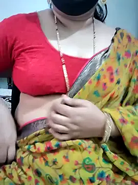 AlyMavi – webcam model profile photo Image 4