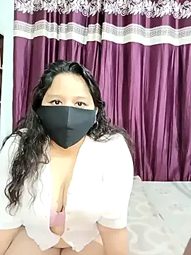 RoxyBuch – webcam model profile photo Image 9