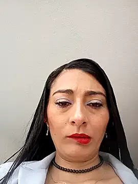 EsmeBrowm – webcam model profile photo Image 16