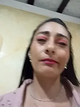 EsmeBrowm – webcam model profile photo Image 2