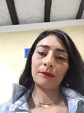 EsmeBrowm – webcam model profile photo Image 6