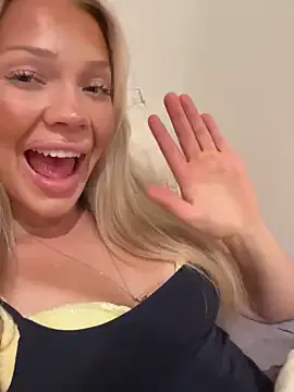Petite tagged live sex cams