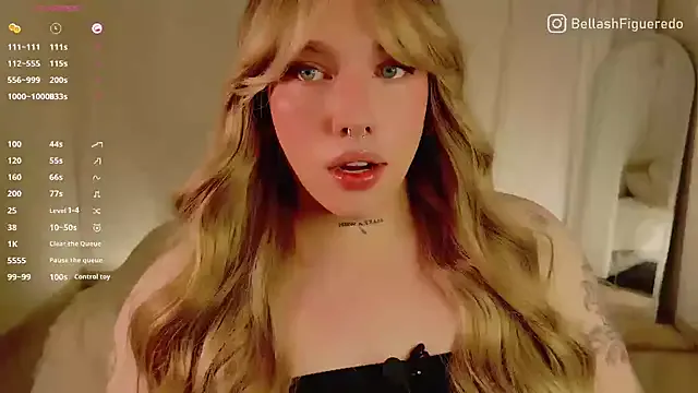 RoxyBuch – webcam model profile photo Image 5