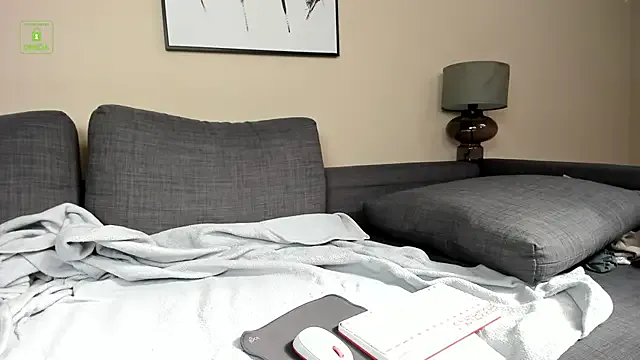 Melina – webcam model profile photo Image 3