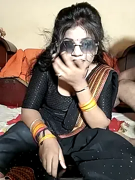 MiraKova – webcam model profile photo Image 16