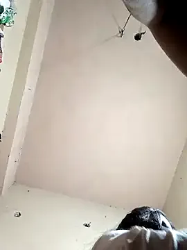 MiraKova – webcam model profile photo Image 2