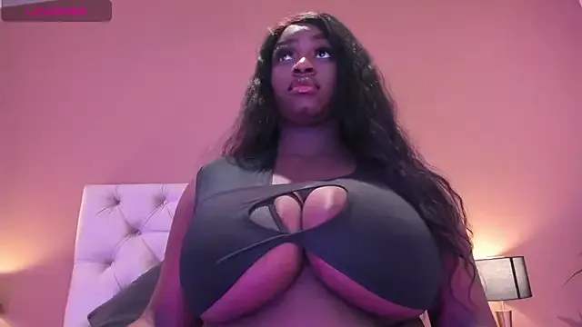 DubleDuble – webcam model profile photo Image 5