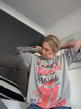 blondebitch2 Image 2