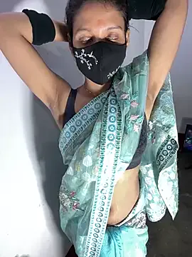 Gia – webcam model profile photo Image 2