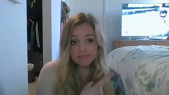 Evie – webcam model profile photo Image 4