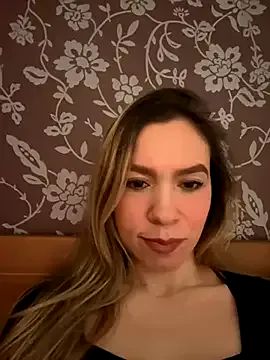 LilyBerryy – webcam model profile photo Image 5