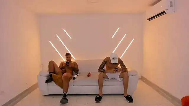 A33_asamin – webcam model profile photo Image 10