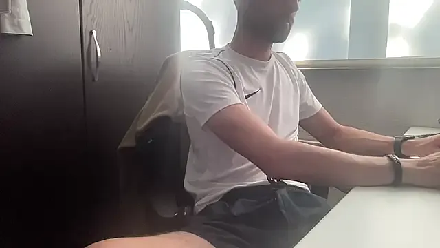 Hornyblond_Bella – webcam model profile photo Image 3