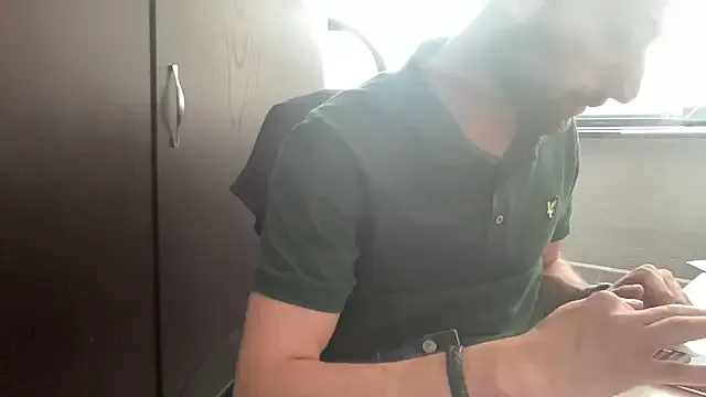 Hornyblond_Bella – webcam model profile photo Image 4