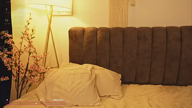 Mis_malika2 – webcam model profile photo Image 12