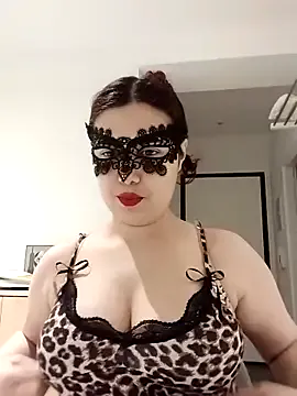 ViviennePower – webcam model profile photo Image 3