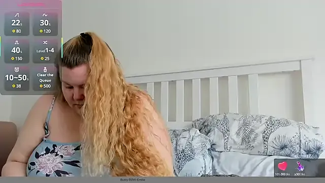 Busty-BBW-Emilie Image 10