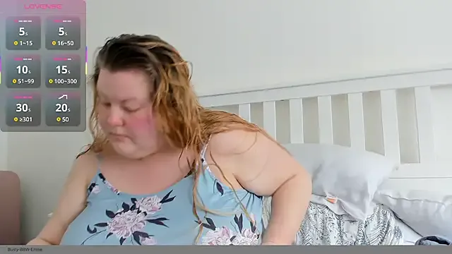 Busty-BBW-Emilie Image 9