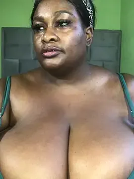 bustytitsxxx Image 2