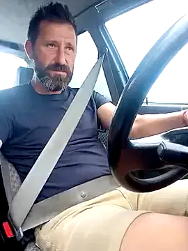 LT-333 – webcam model profile photo Image 13