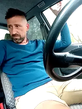 LT-333 – webcam model profile photo Image 16