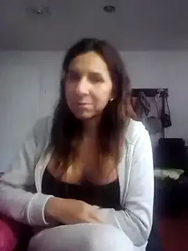 EngelCoyner – webcam model profile photo Image 10