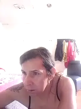 EngelCoyner – webcam model profile photo Image 2
