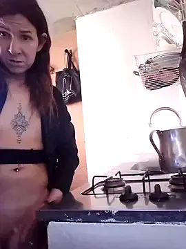 EngelCoyner – webcam model profile photo Image 5