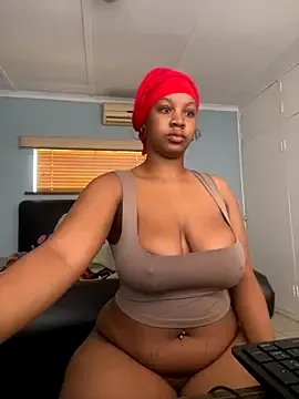 Carla – webcam model profile photo Image 13