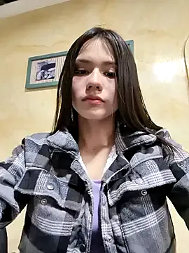 Bella – webcam model profile photo Image 3