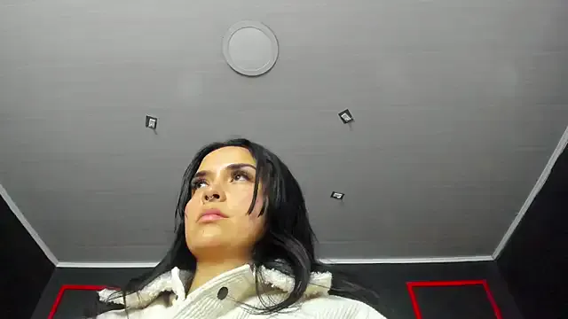 MiraKova – webcam model profile photo Image 16