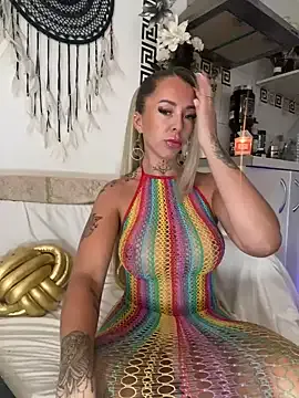 CheekyChels Image 10