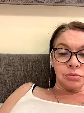 IvyStuart – webcam model profile photo Image 4