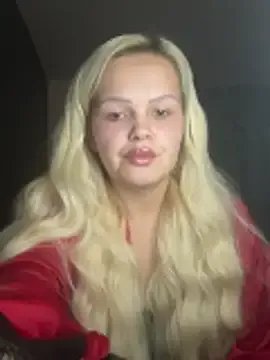 MiraKova – webcam model profile photo Image 2