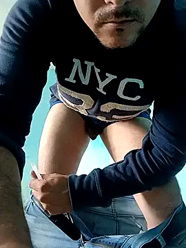 HillaryDiez – webcam model profile photo Image 9