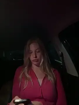 LeyahSummer – webcam model profile photo Image 10