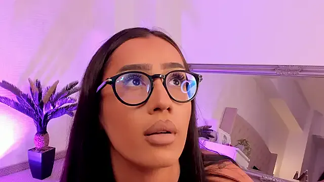 onetimeandforever – webcam model profile photo Image 4