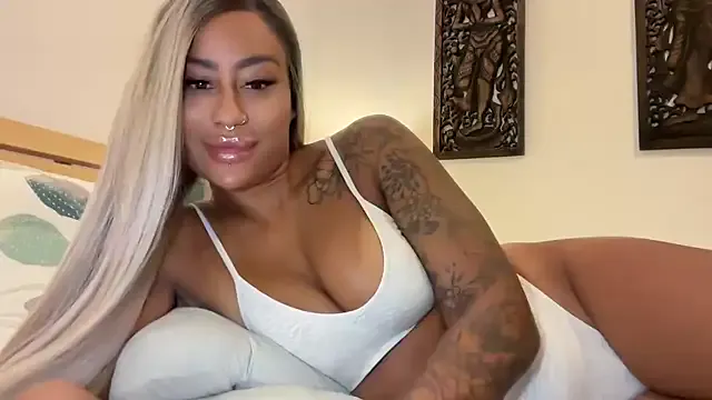 CoCo-Queen Image 2
