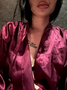 Mila-m – webcam model profile photo Image 6