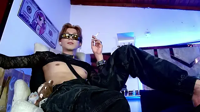 AdeleWood – webcam model profile photo Image 11